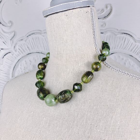 Vintage German Necklace, MCM Green Plastic Beads, Gold Shimmer, Marbled, Faceted - Picture 4 of 8